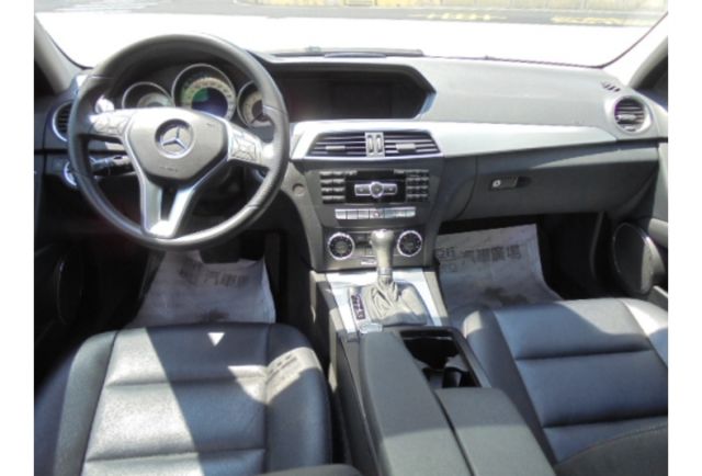 Benz C200  第8張相片