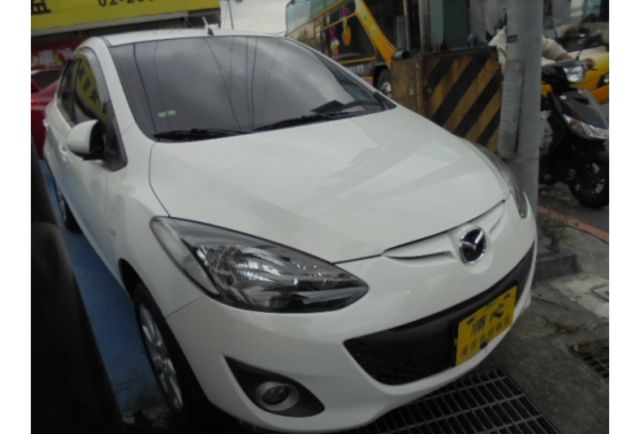 Mazda MAZDA2  第2張相片