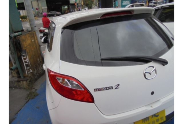 Mazda MAZDA2  第3張相片
