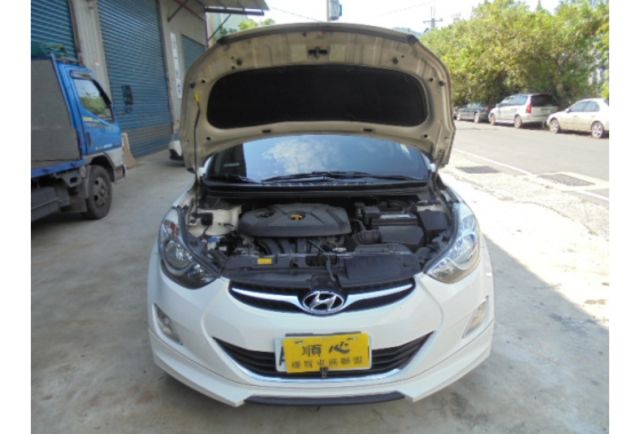 Hyundai ELANTRA  第6張相片