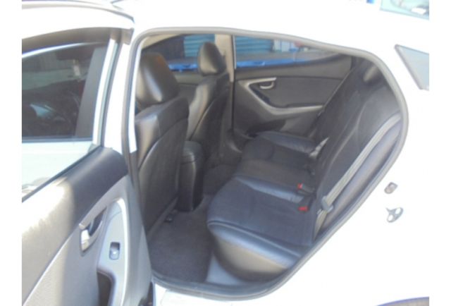 Hyundai ELANTRA  第8張相片