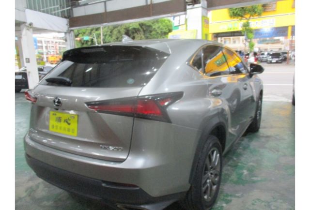 Lexus NX300h  第4張相片