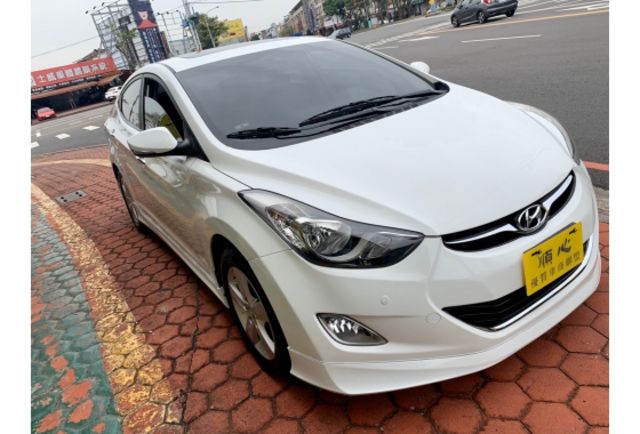 Hyundai ELANTRA  第1張相片