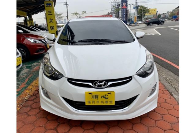 Hyundai ELANTRA  第5張相片