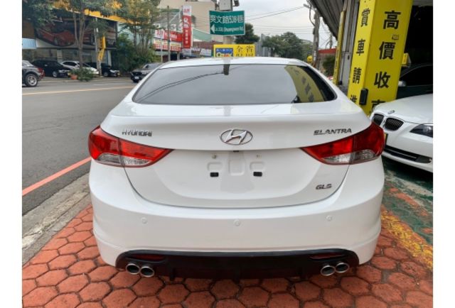 Hyundai ELANTRA  第11張相片