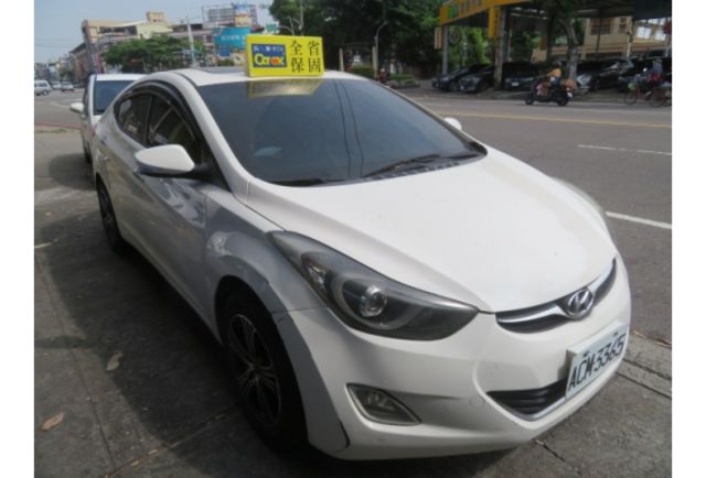 Hyundai ELANTRA  第8張相片
