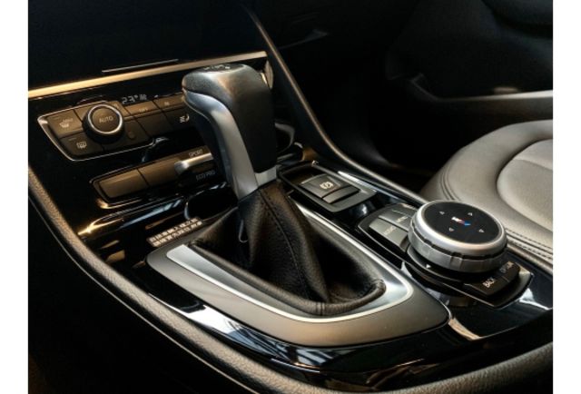 BMW 218dAT  第11張相片
