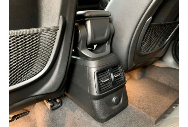 BMW 218dAT  第15張相片