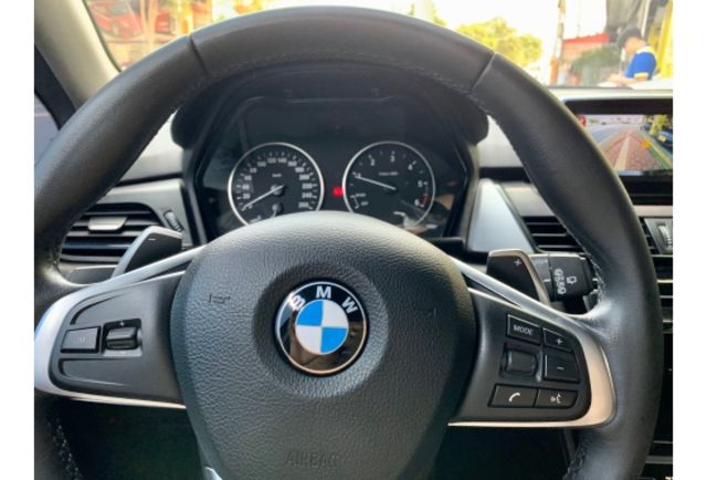 BMW 218dAT  第18張相片