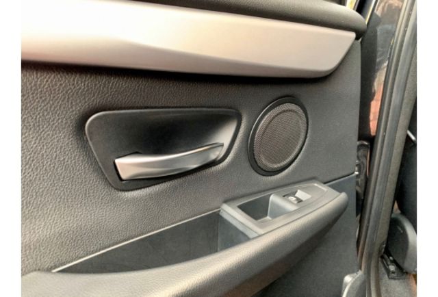 BMW 218dAT  第20張相片