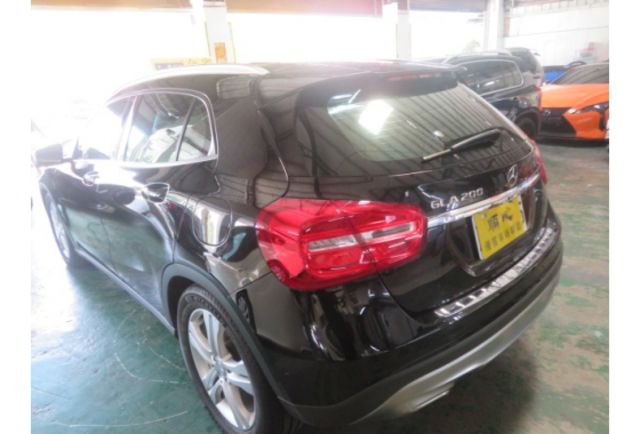 Benz GLA200  第8張相片