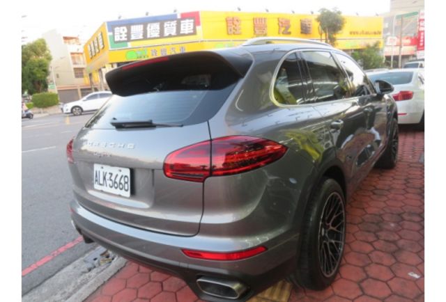 Porsche Cayenne Diesel  第8張相片