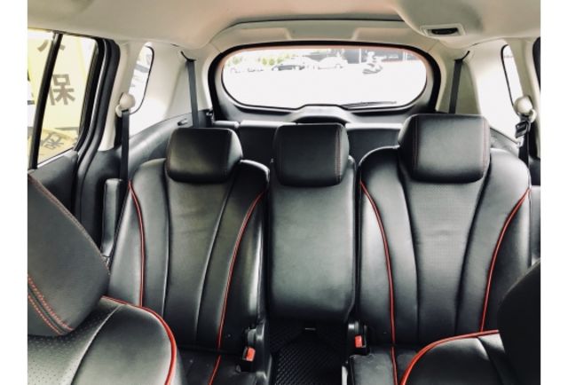 Mazda MAZDA5  第11張相片