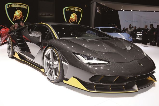 創辦人百歲紀念牛王問世 Lamborghini Centenario