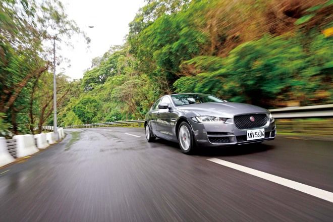 暢快奔放Jaguar XE 20d