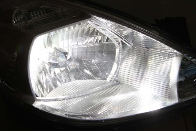 DIY換裝LED大燈燈泡，提高夜間行車安全