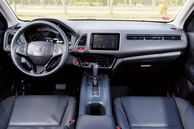 編輯部嚴選百萬內小型CUV(16-7)討喜的車室規畫Honda HR-V S