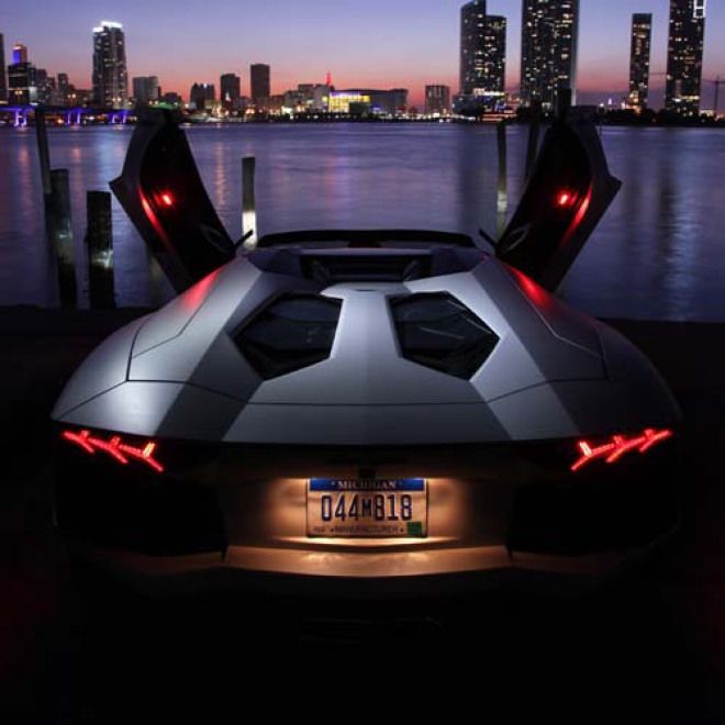 不屈蠻牛 Lamborghini 50thAnniversary 迎向未來