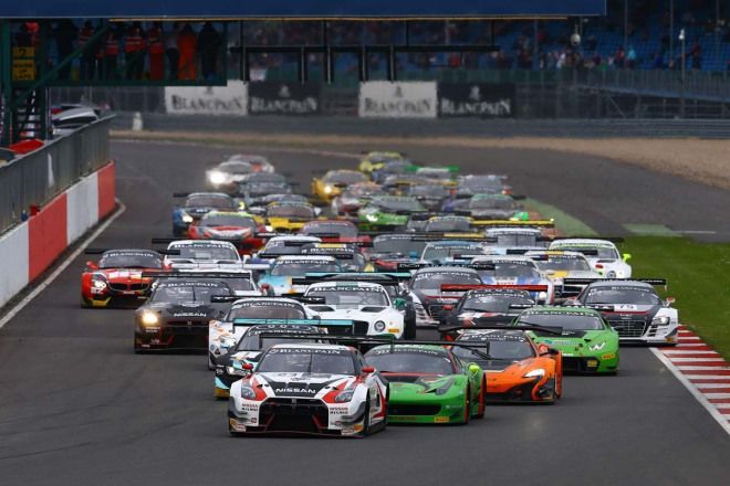 FIA GT錦標賽 最頂級的市售車賽事 量產只需達到25輛就符合參賽要求