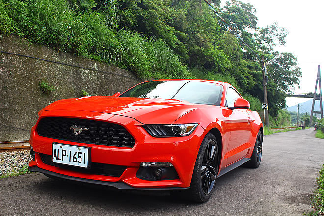 這匹小紅馬真的野～Ford Mustang 2.3 EcoBoost激情試駕（上）