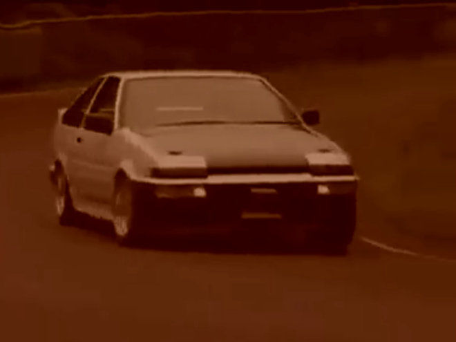 AE86與Skyline GT-R(BNR34)的下坡戰，你覺得誰會勝出？