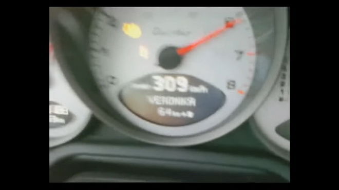 恐怖硬皮黑鯊 300km/h刷"破許"卡