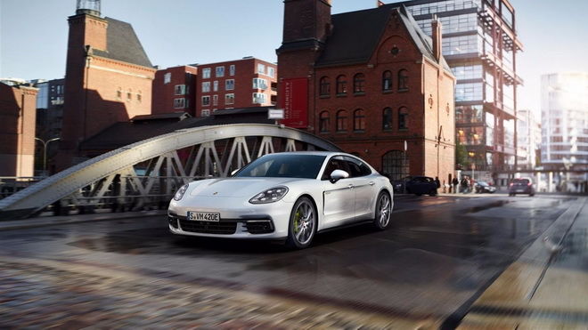 Porsche Panamera 4 E-Hybrid動畫展示它快而節能的混合動力系統