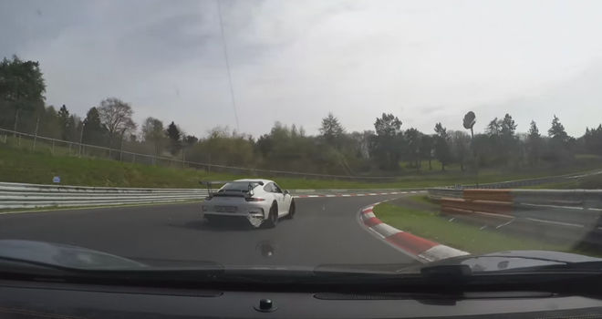 [影片]McLaren 675LT以及Porsche 911 GT3 RS上演追逐戲碼