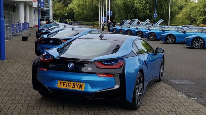 英超冠軍球隊「Leicester City」老闆出手　贈出19輛BMW i8