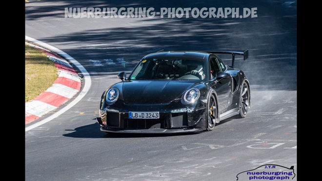 [影片]2018 Porsche 911 「GT2」偽裝測試車狂飆德國Nürburgring
