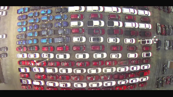 [影片]慶祝美國國慶　123輛「Ford」組成巨大的國旗