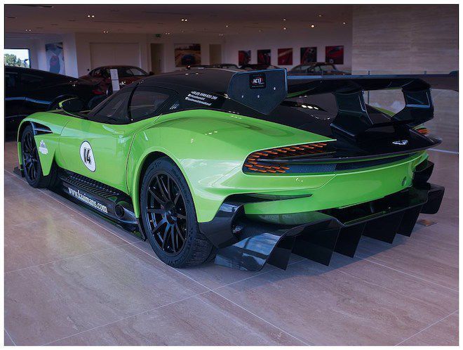 有膽子掛上「火神」之名的車廠應該也只有Aston Martin了
