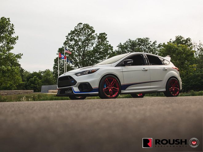 更加搶眼！擁有500 PS最大馬力的Roush Ford Focus RS換上新的亮紅色輪圈