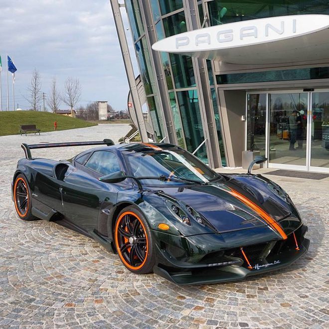 Pagani Huayra BC本身就已經是存在感超強的車子了，但這輛車的色調主題讓人更難以忽視它