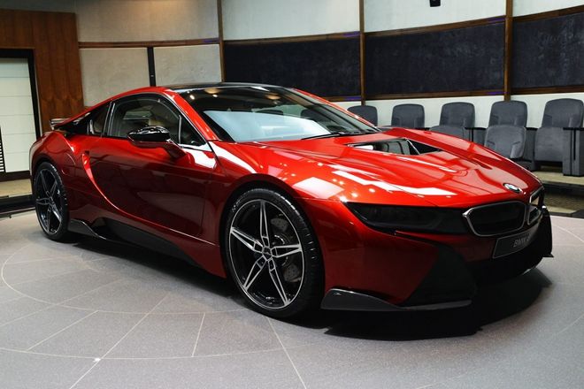 「Lava Red」熔岩紅好看嗎？　阿布達比客製化BMW i8現身