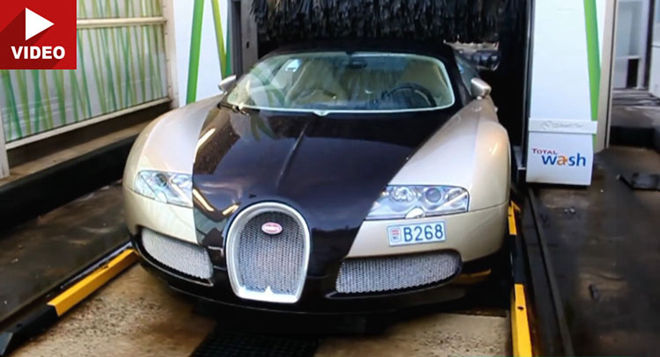 你會心疼嗎?  用加油站洗車機幫「Bugatti Veyron」洗澡