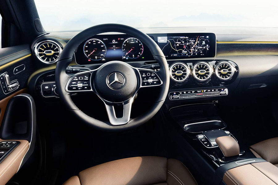 車內的革命！Mercedes-Benz以A-Class展示最新的高科技儀表板與娛樂系統！