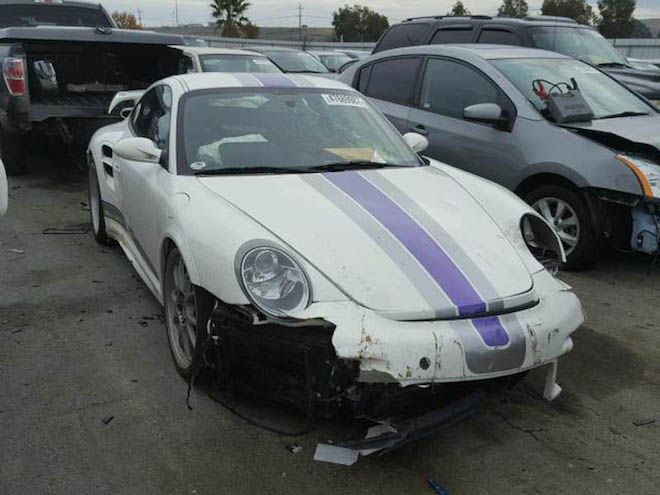 地表神蛙又少一輛？這輛Porsche 911 GT2只賣不到100萬台幣？而且引擎還完全沒事！
