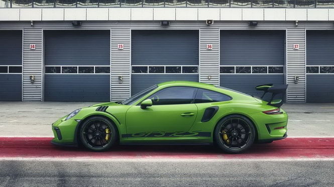 2018-Porsche-911-GT3-RS-2