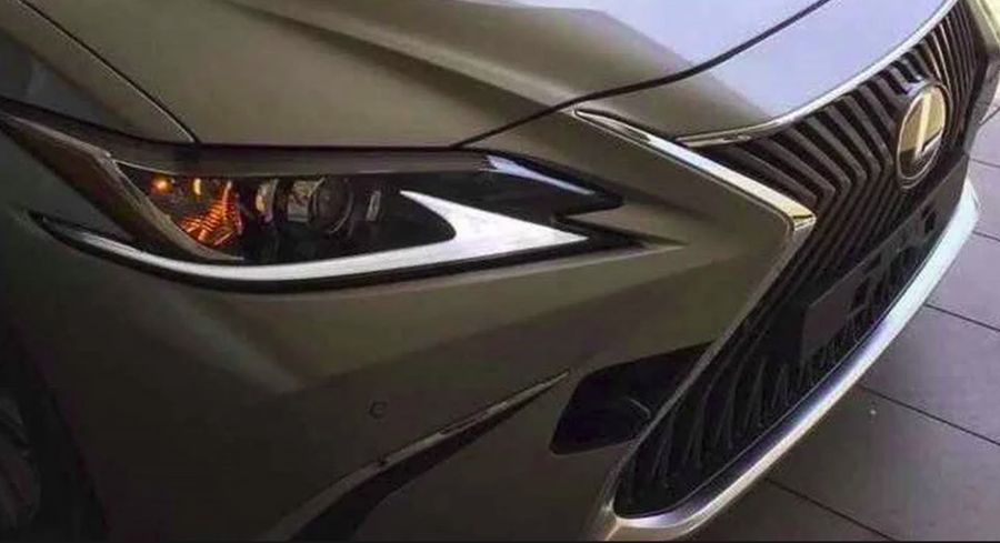 全新大改款Lexus ES車頭造型露出！