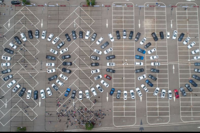 台灣奧迪首次官方車主聚會合力完成巨型四環LOGO車陣