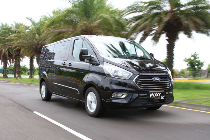 Ford Tourneo Custom 長軸豪華版