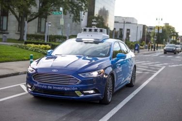 Ford呼籲產業攜手制定自駕車指示燈號