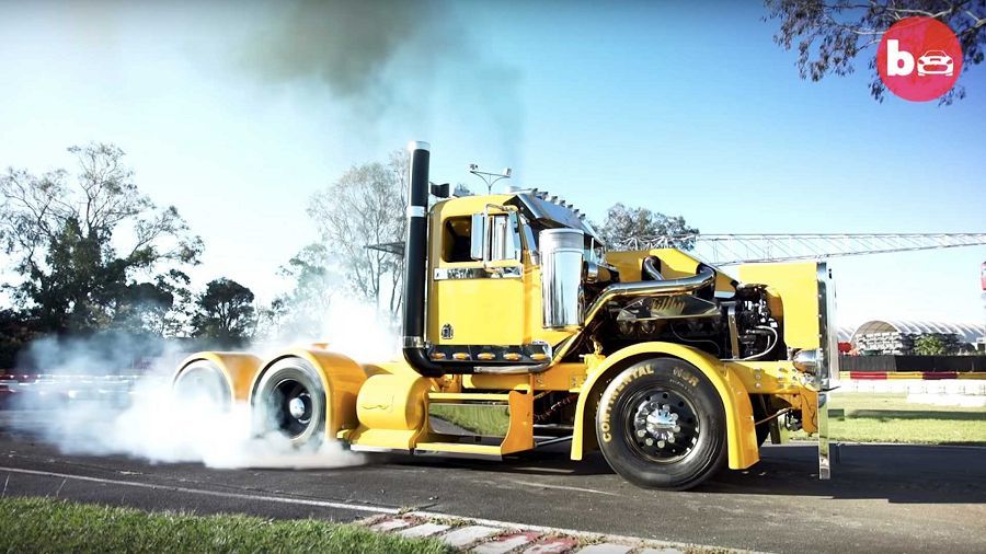 這輛卡車能燒胎、能合法上路、還擁有900HP的馬力？