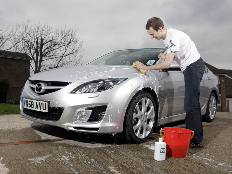自助洗車高壓沖水方便 但怎樣洗才不傷車？