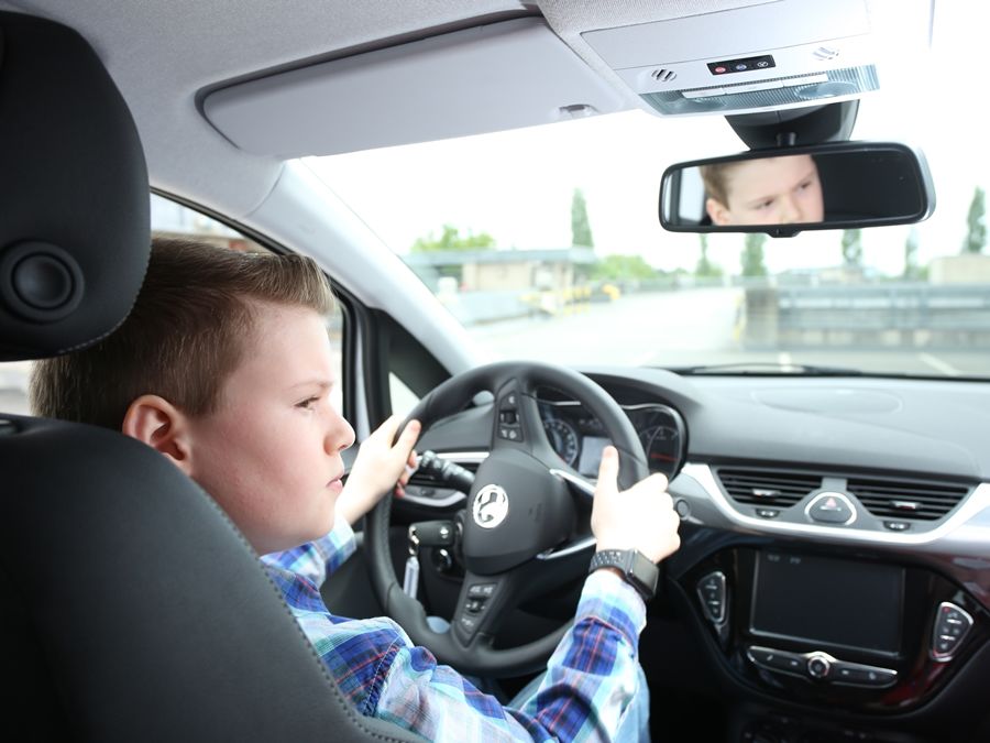 小個子駕駛人開車更要重視駕駛輔助系統是否齊全！