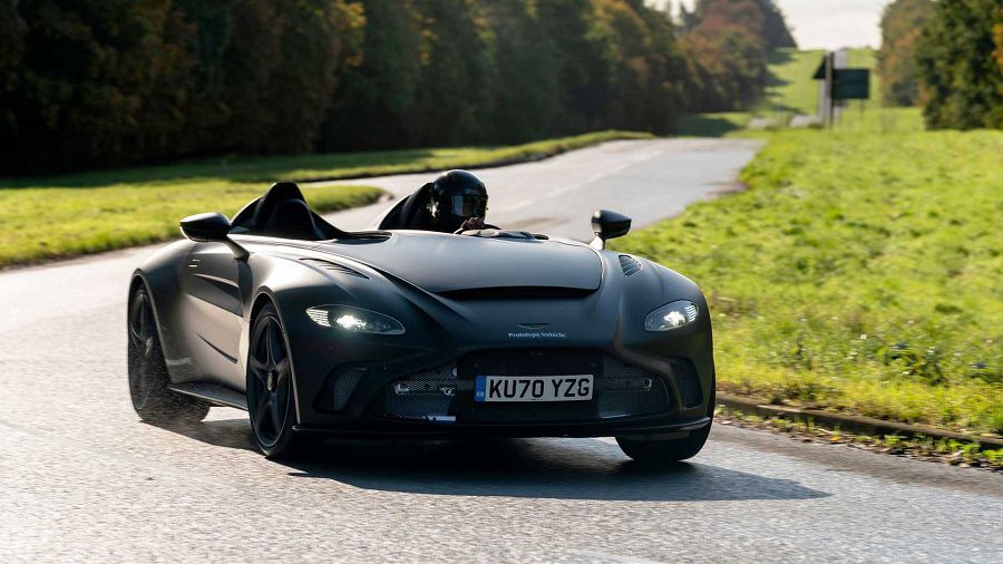消光黑的Aston Martin V12 Speedster原型車看上去真是肅殺極了
