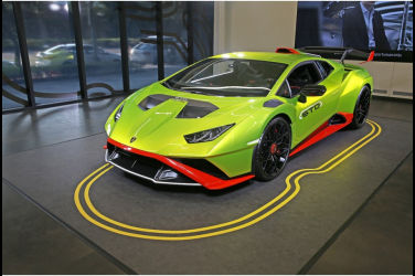 純正公路版賽車 Lamborghini Huracan STO