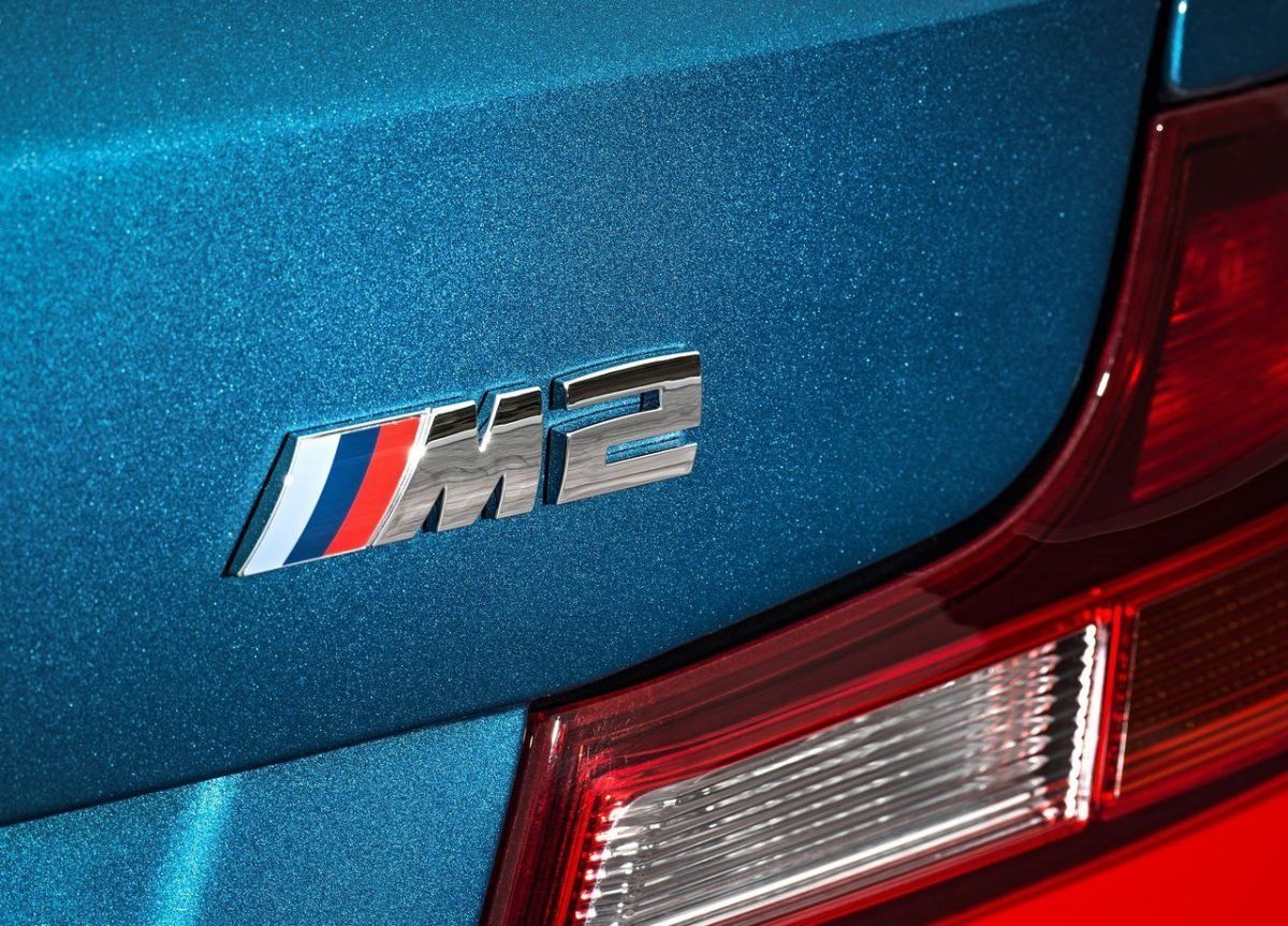 疑似BMW G87 M2前保險桿洩漏 這設計你可以嗎？？？