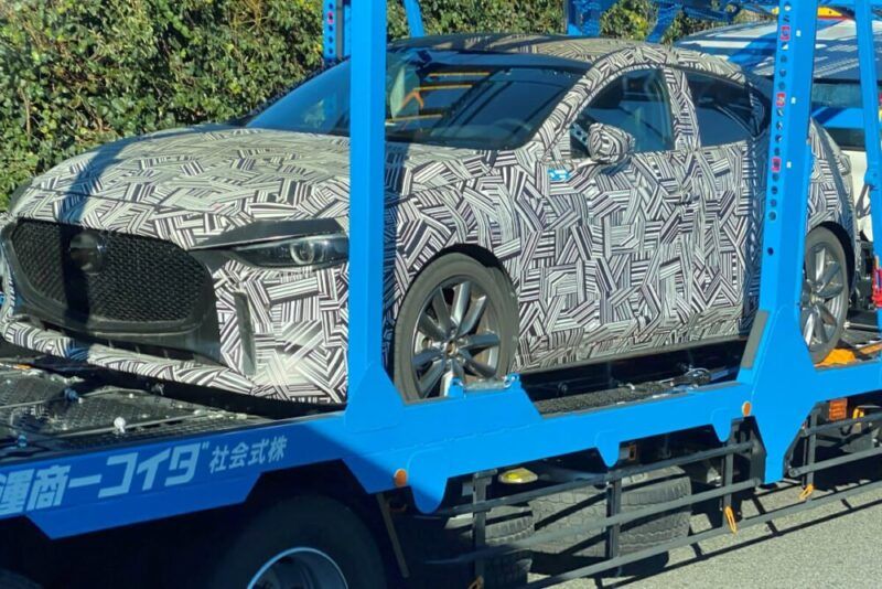 搭載轉子引擎的Mazda 3將在改裝車展上露面？ 耐人尋味的測試車曝光